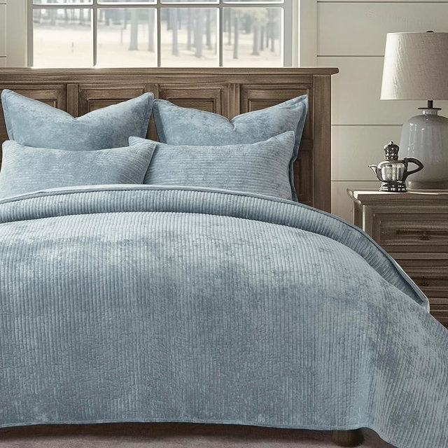 EVERGRACE Velvet Quilt Set Queen Size, Luxurious Soft Quilted Bedding Sets, Lightweight Velvet Comforter for All Season, Striped Channel Bedspread Coverlet with 2 Shams, Blue Linen