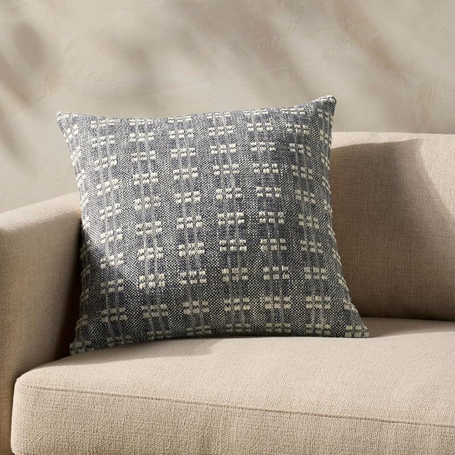 Loloi Magnolia Home by Joanna Gaines Bryn Collection PMH0062 Navy 22'' x 22'' Cover w/Poly Pillow