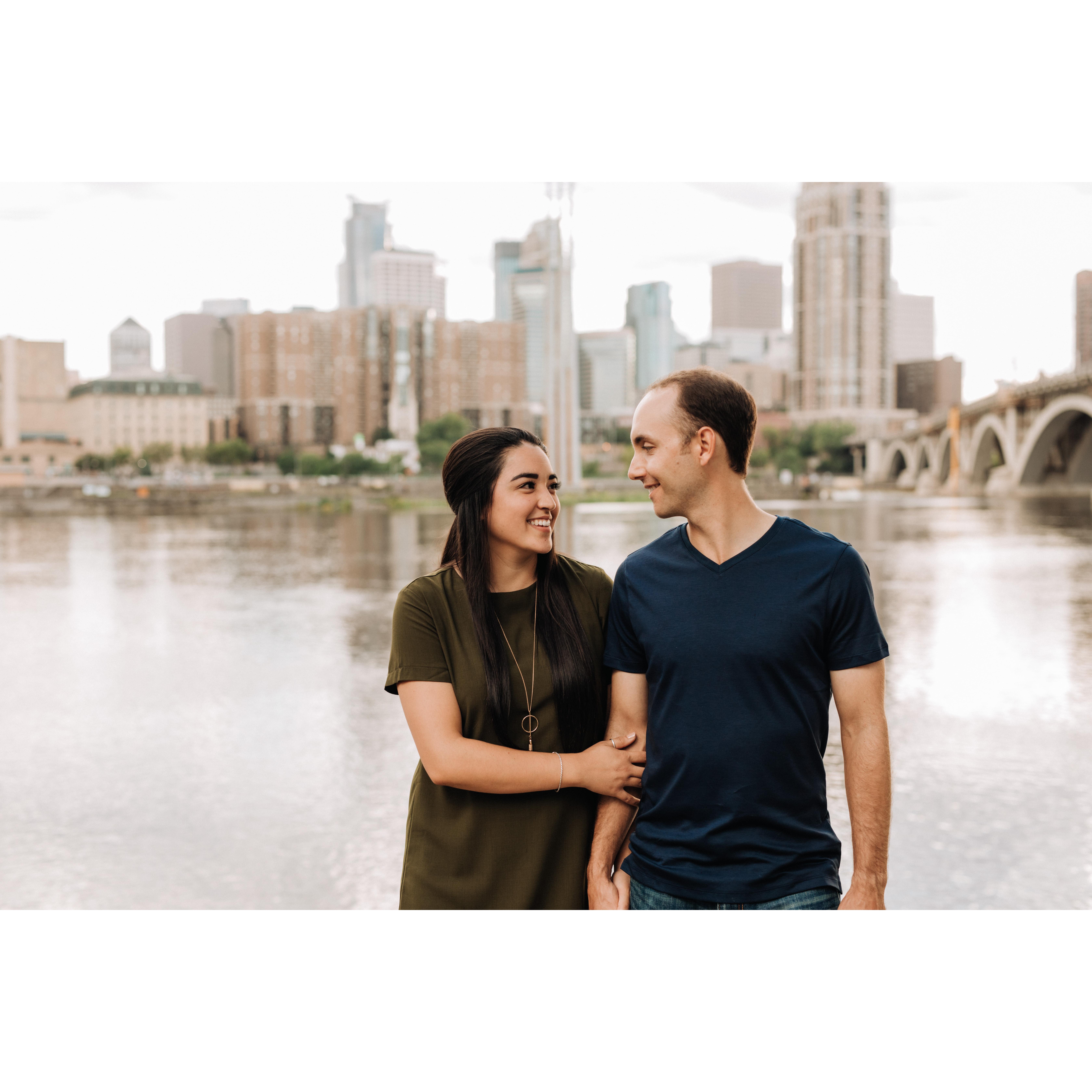 Engagement photos - St. Anthony Main (2020)