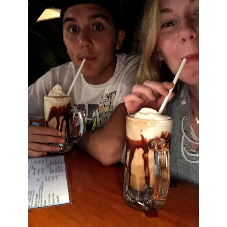 good drinks (especially Monkey La Las),