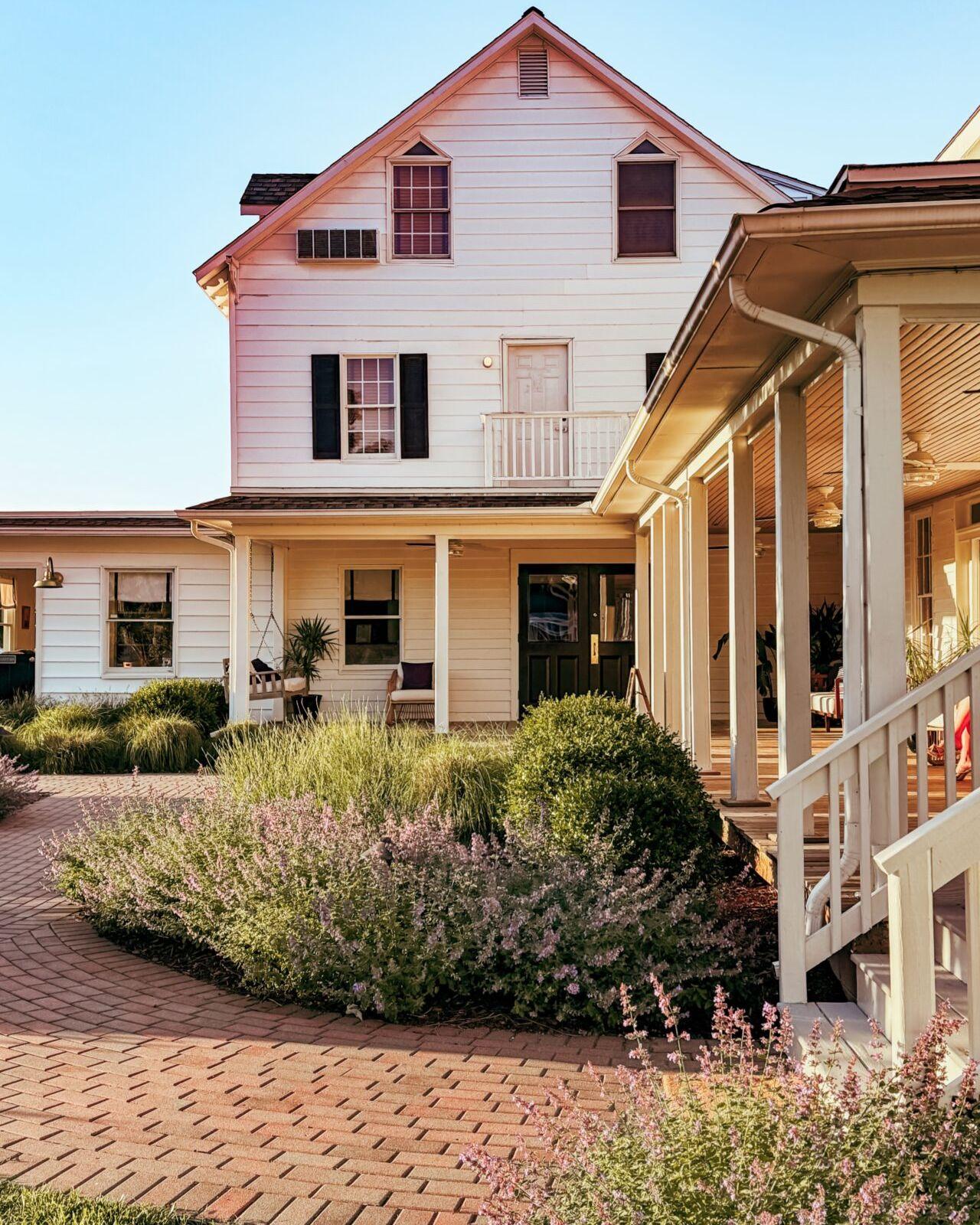 The Wedding Website of Shelby Hudson and Jonathan Courtney