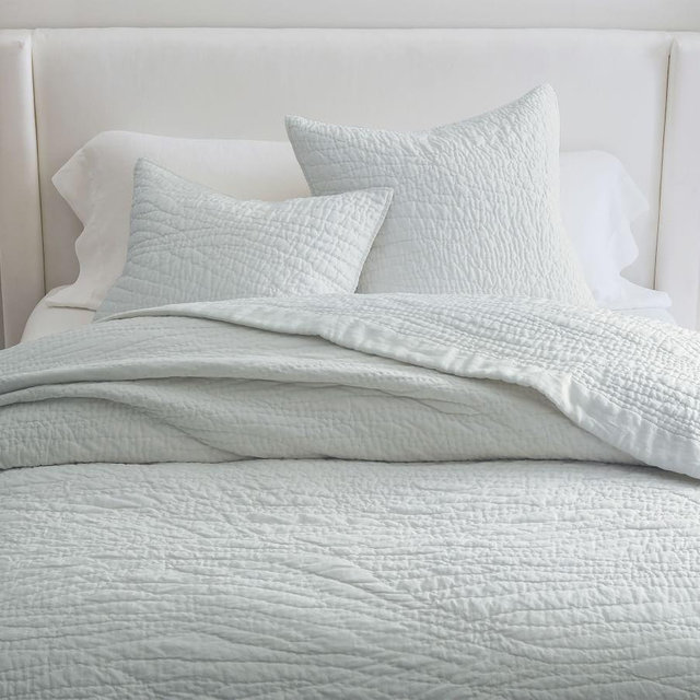 Blue Frost Belgian Flax Linen Handcrafted Quilt, Full/Queen