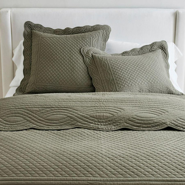 Heirloom Scallop Quilt, Loden, Full/Queen