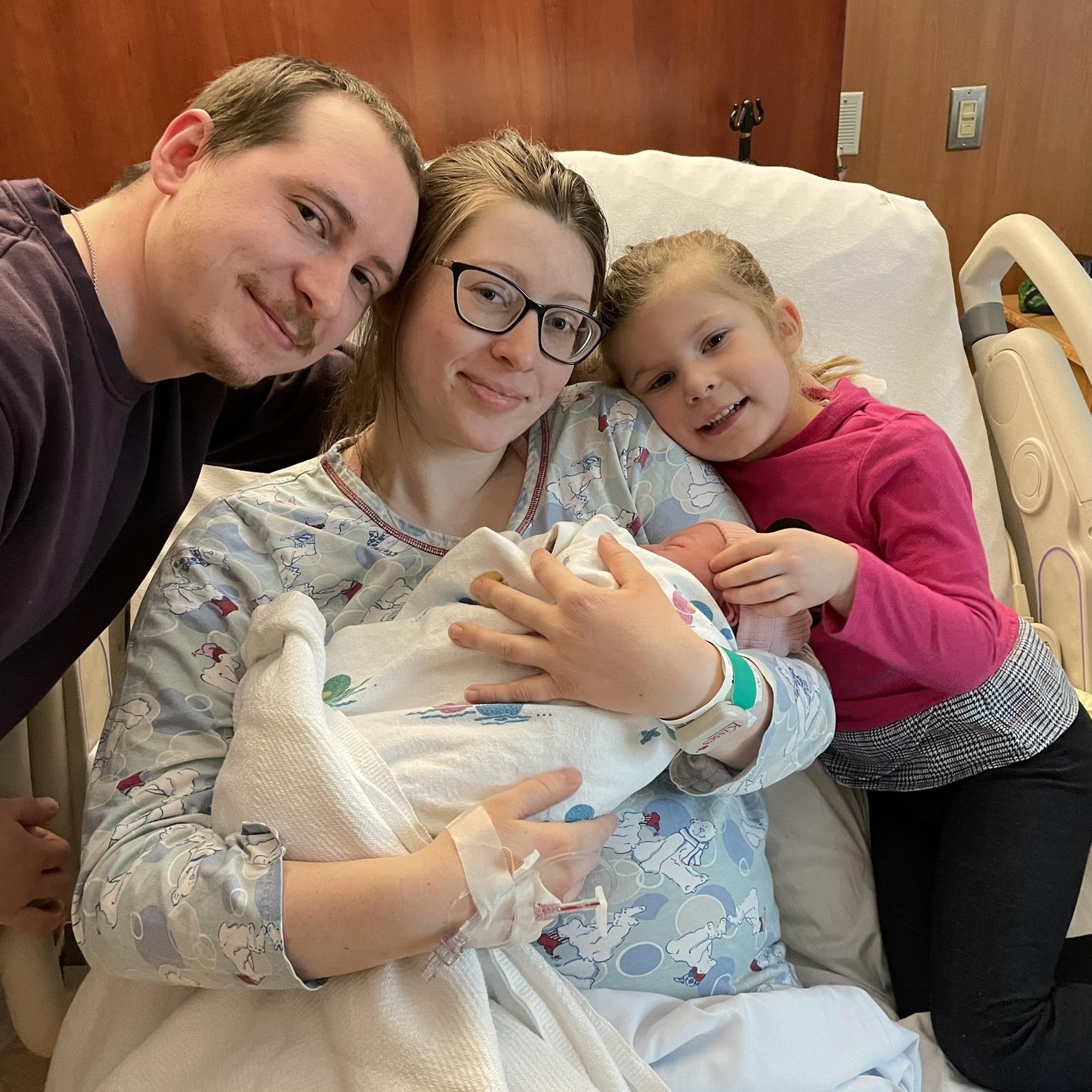 Aria became a big sister, and Justin became a father .. for the first time ❤️