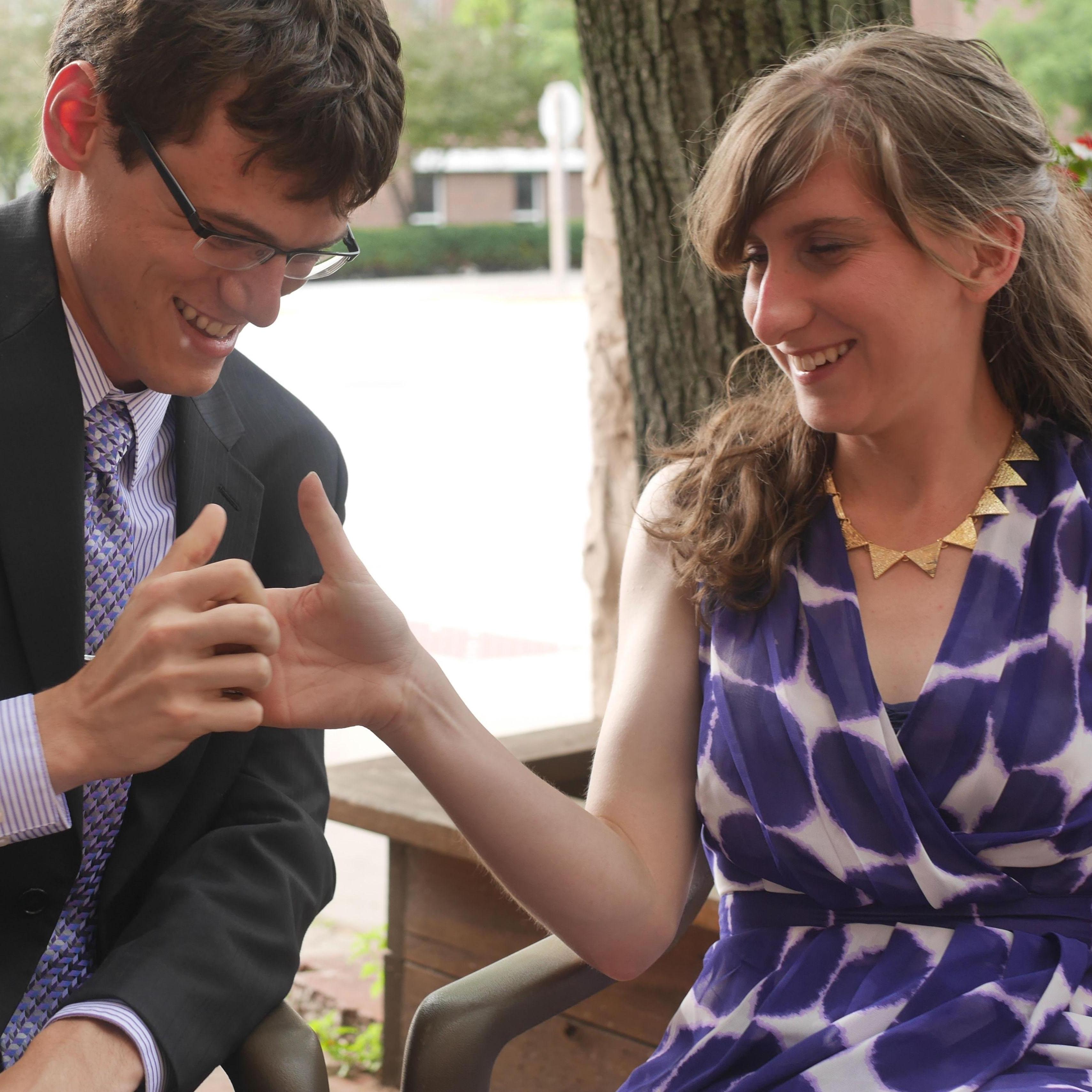 Thumb war (2014)