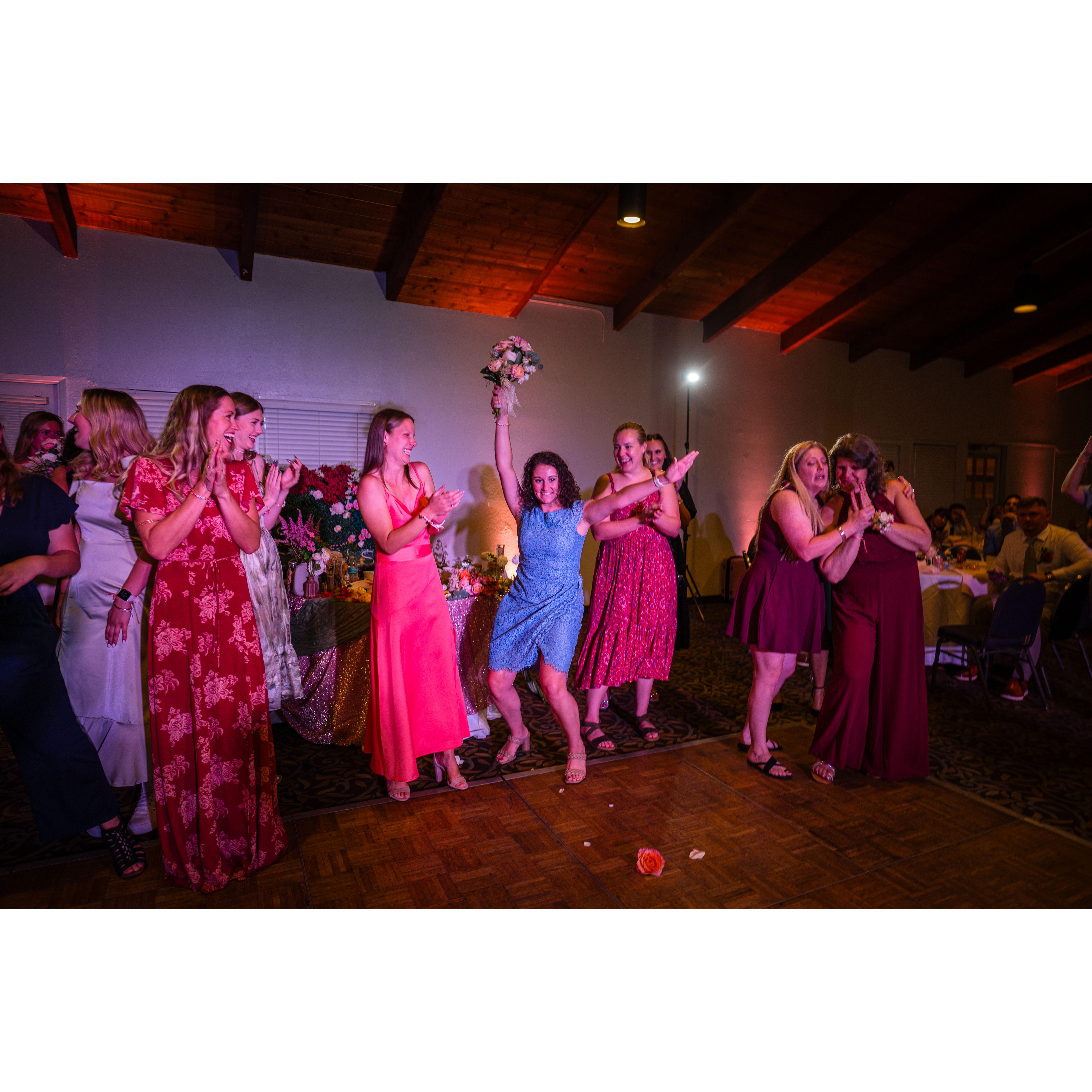 Caitlin Turlik caught Katie's bouquet *insert eyeballs emoji*