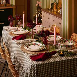 Botanic Garden Christmas Holly Salad Plate, Set of 4