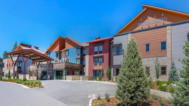 The Wedding Website of Rebecca Ransom and Lucas Youngblood