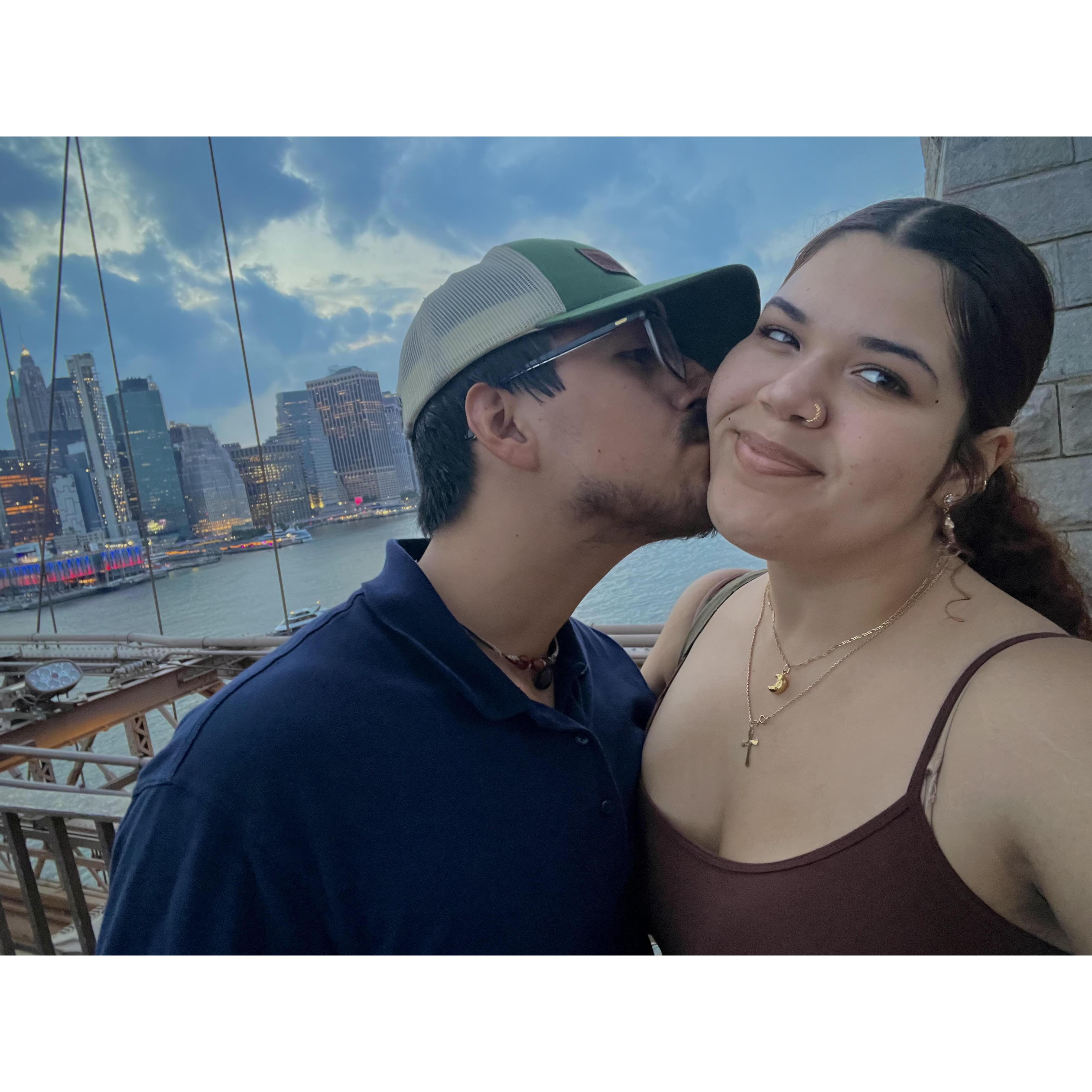 brooklyn bridge kisses