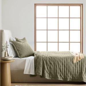 European Linen Dream Quilt in Willowleaf | Full/Queen