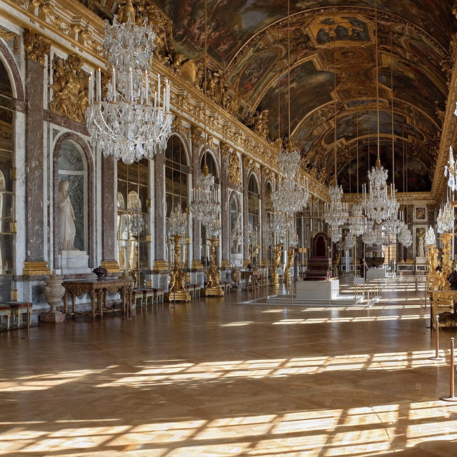 2 tickets to the Palace of Versailles