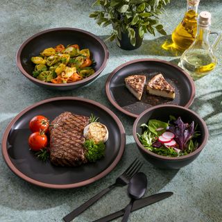 Lagos 16-Piece Dinnerware Set, Service for 4