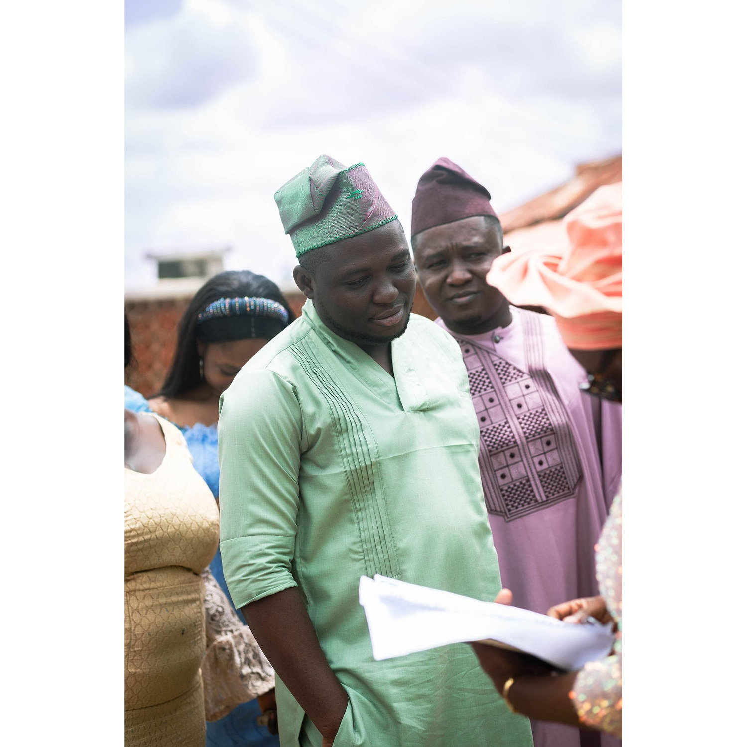 Damilare came from Ekiti state with his family members to show his intention to ask for Tofunmi's parents blessings to take their daughter, Oluwatofunmi as wife