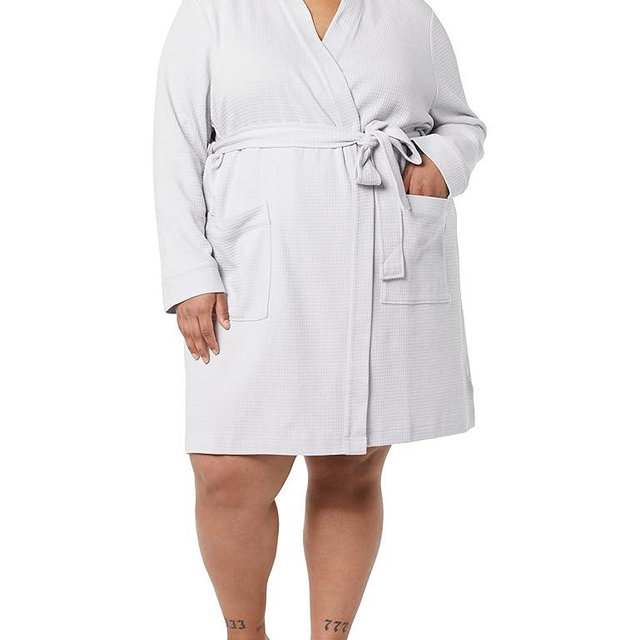 Amazon Essentials Women's Lightweight Waffle Mid-Length Robe (Available in Plus Size)