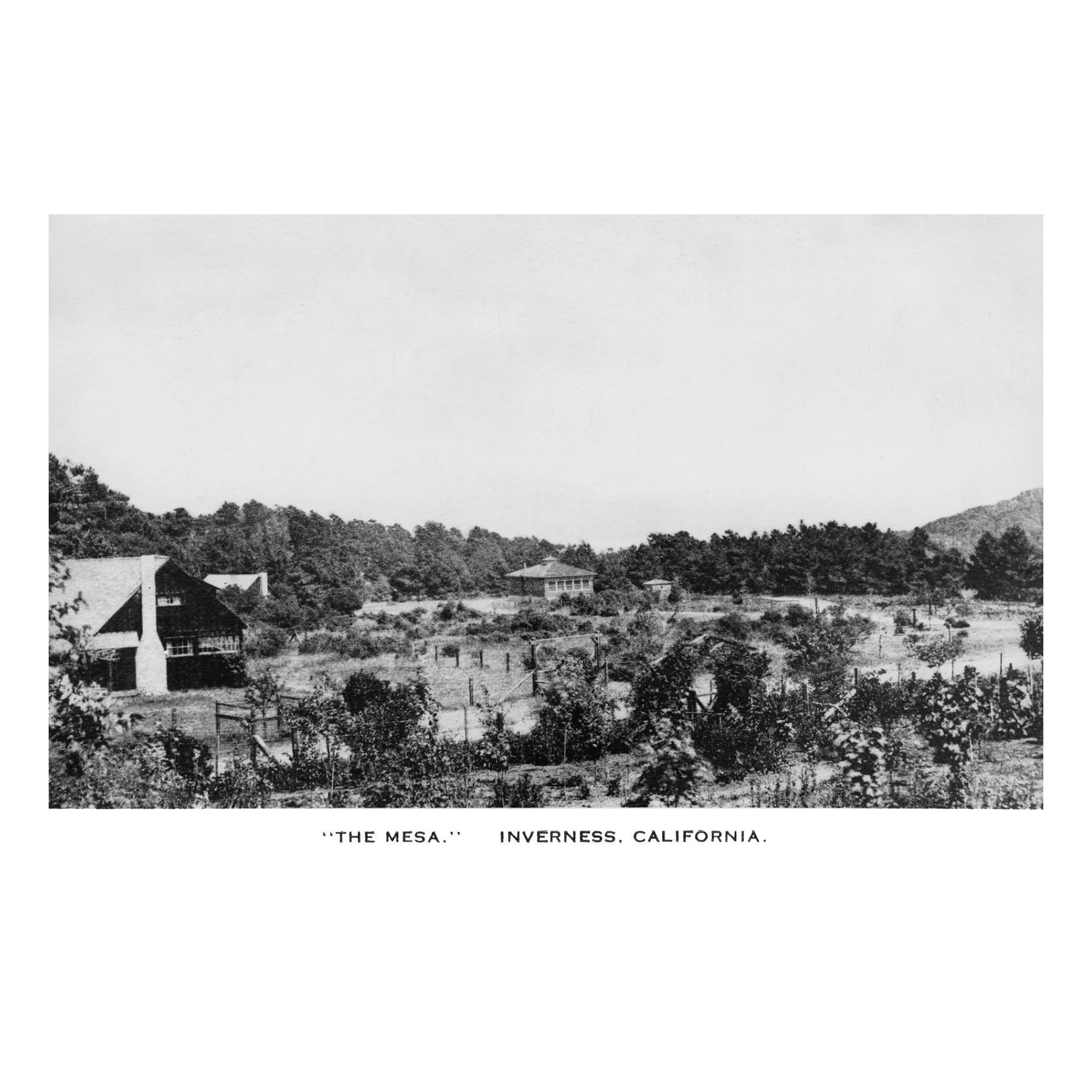 The original house is in the middle of this old postaced of "The Mesa"