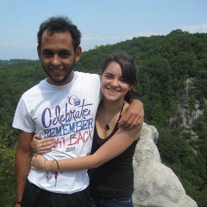 One of our first mini adventures! Went hiking somewhere...stood out on this cliff thing. It was terrifying.
-
Una de nuestras primeras mini aventuras!