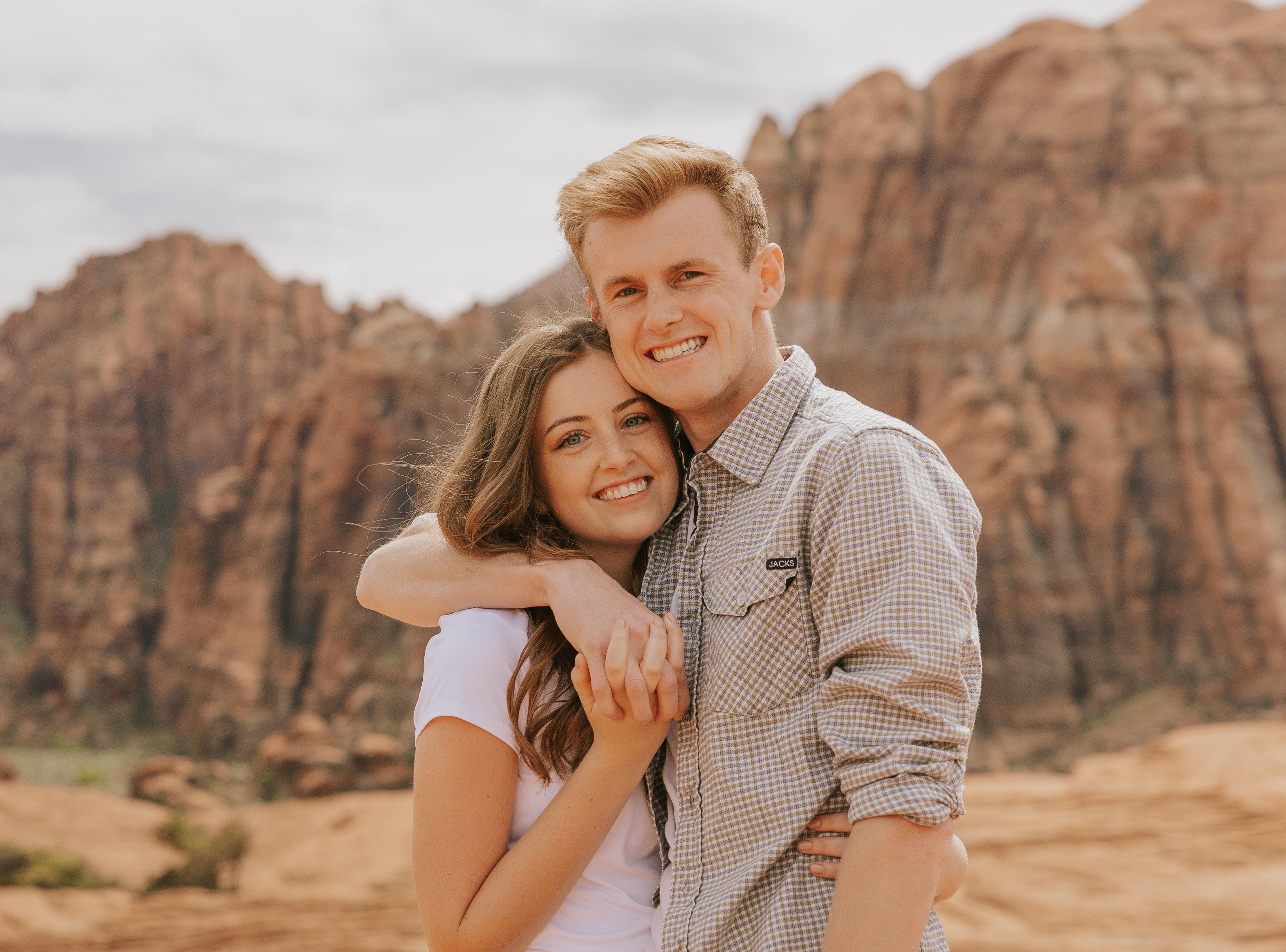 The Wedding Website of Lindsey Dodd and Hunter Allred