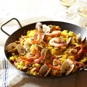 Lodge Paella Pan