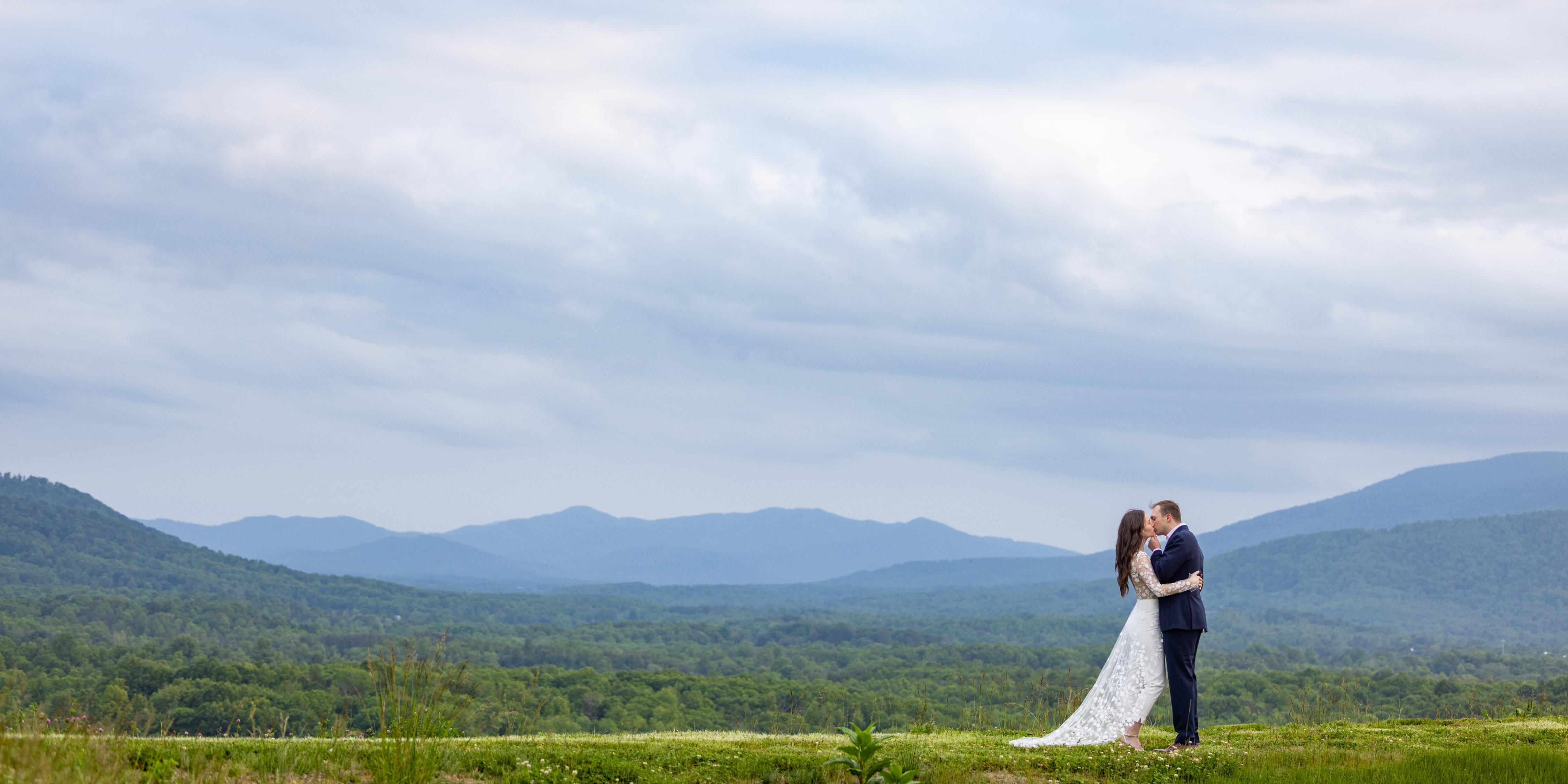 The Wedding Website of Aaron Gore and Sydney Stryker