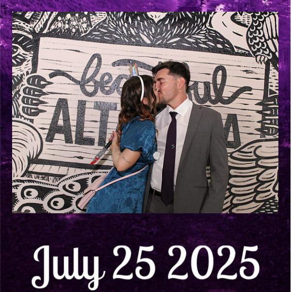 Beware the Ides of March (and photobooths at weddings)