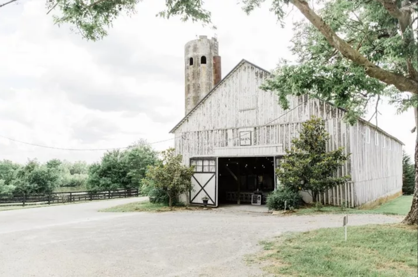 The Wedding Website of Mackenzie Jones and Zachary Grava
