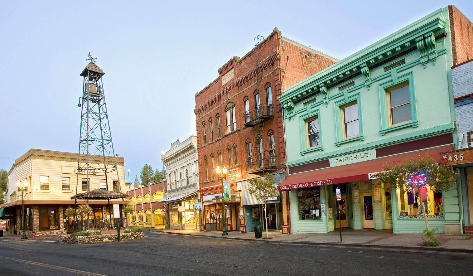 The Wedding Website of Laramie Langdon and Benjamin Hunter