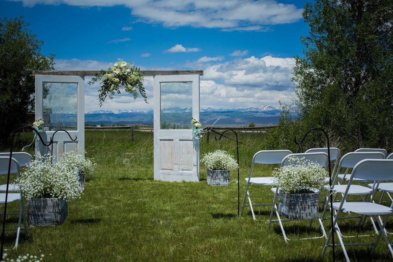 The Wedding Website of Samantha Crosland and Tyler Blackmon