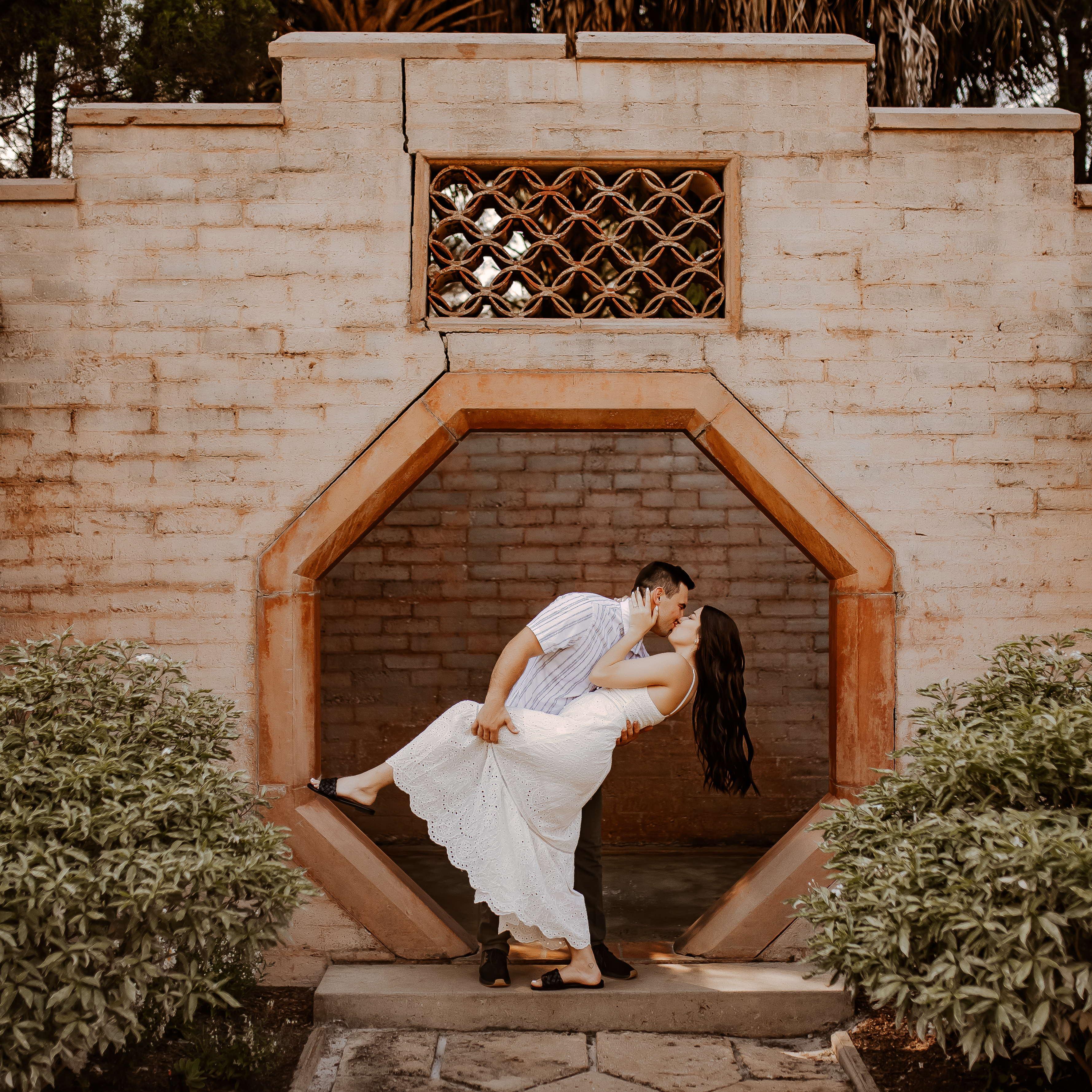 Engagement pictures at Bok tower Gardens