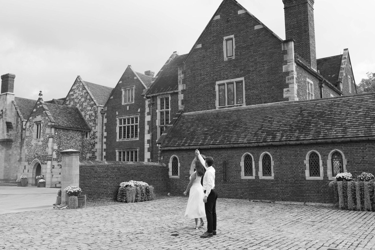 The Wedding Website of Isabelle Miller and Henry Claridge