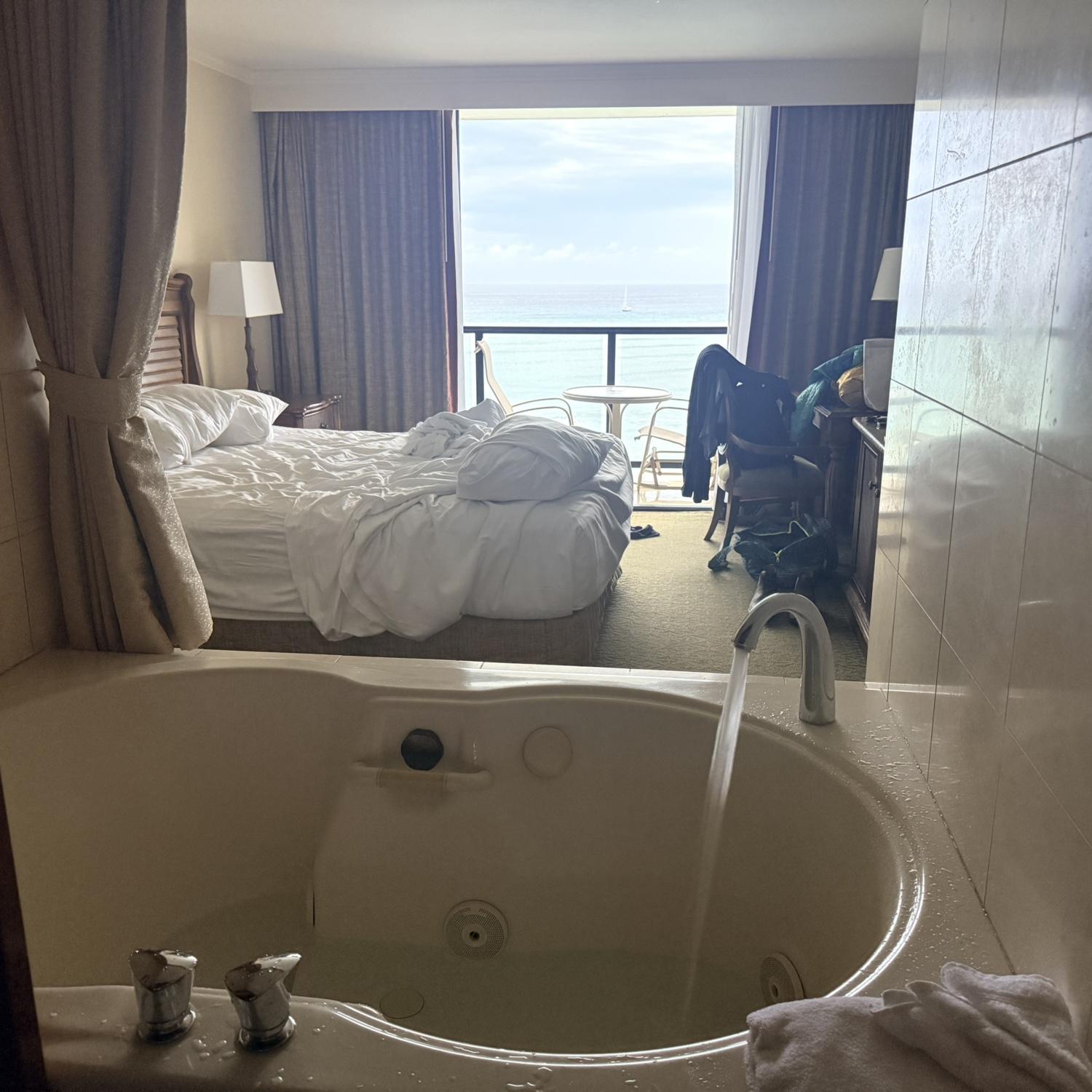 Jacuzzi with a killer view at the Outrigger in Waikiki | 04/17/26