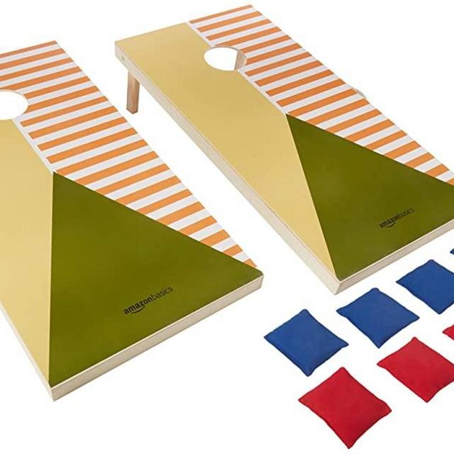 Amazon Basics Wooden Cornhole Set, Full Size