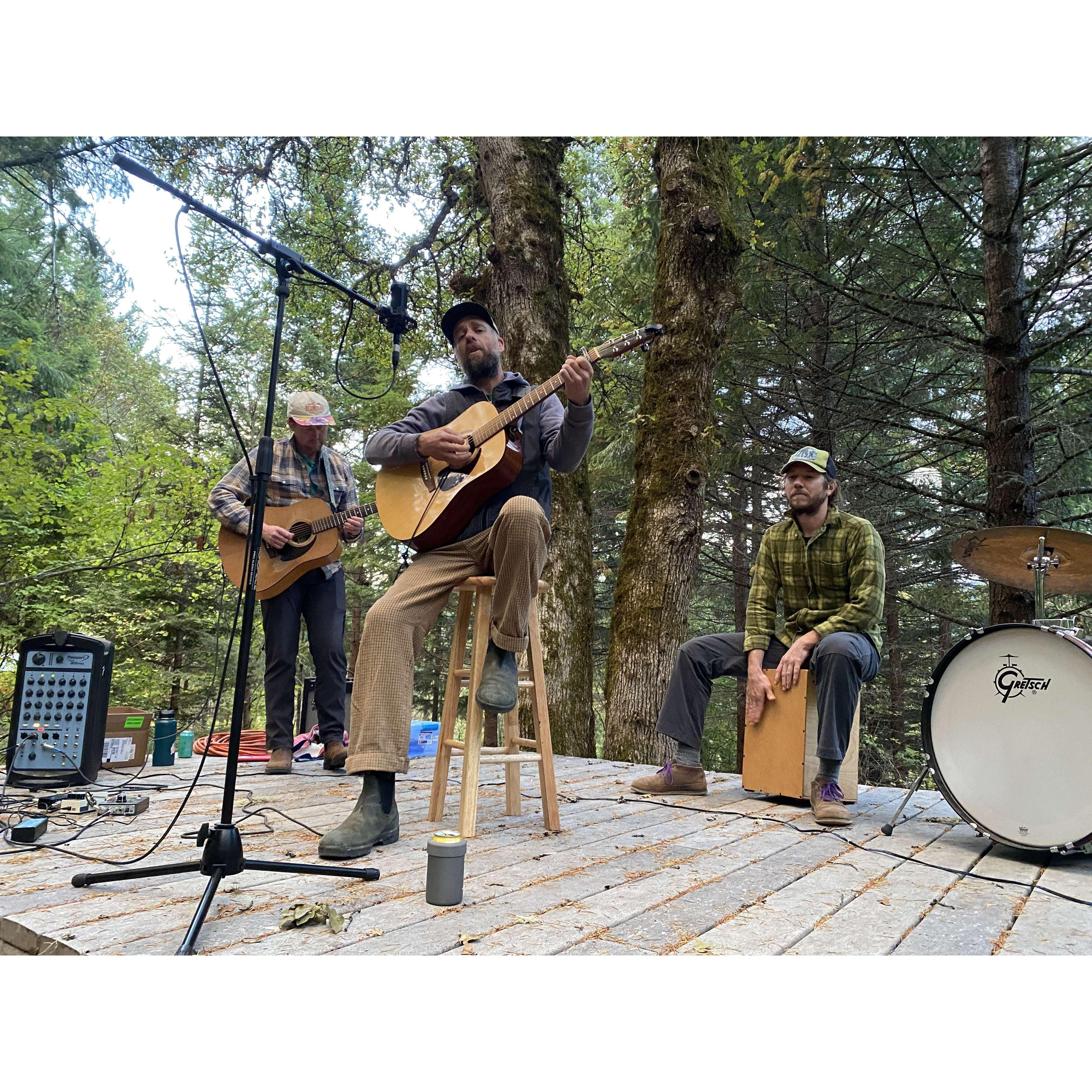 Kyle on the guitar and Jesse on the cajon make up the Bubbawood house band! They are also both in Scott's Fella's Fire and good buds:)