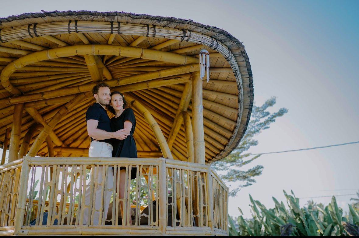 The Wedding Website of Arthur Pahlawan and Laure Weitzmann