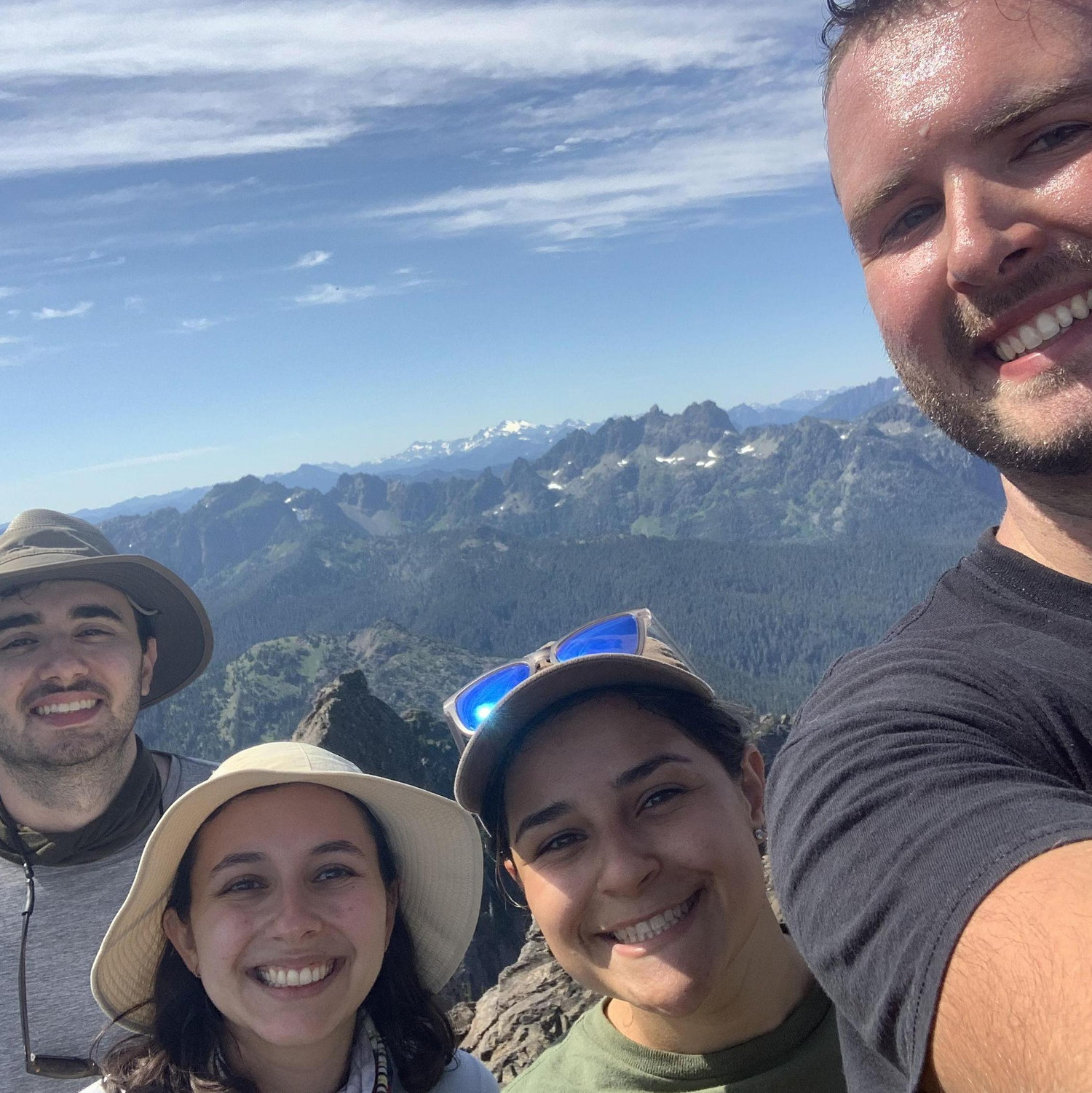 We meant to do the easy hike this day. Good thing we had an apple