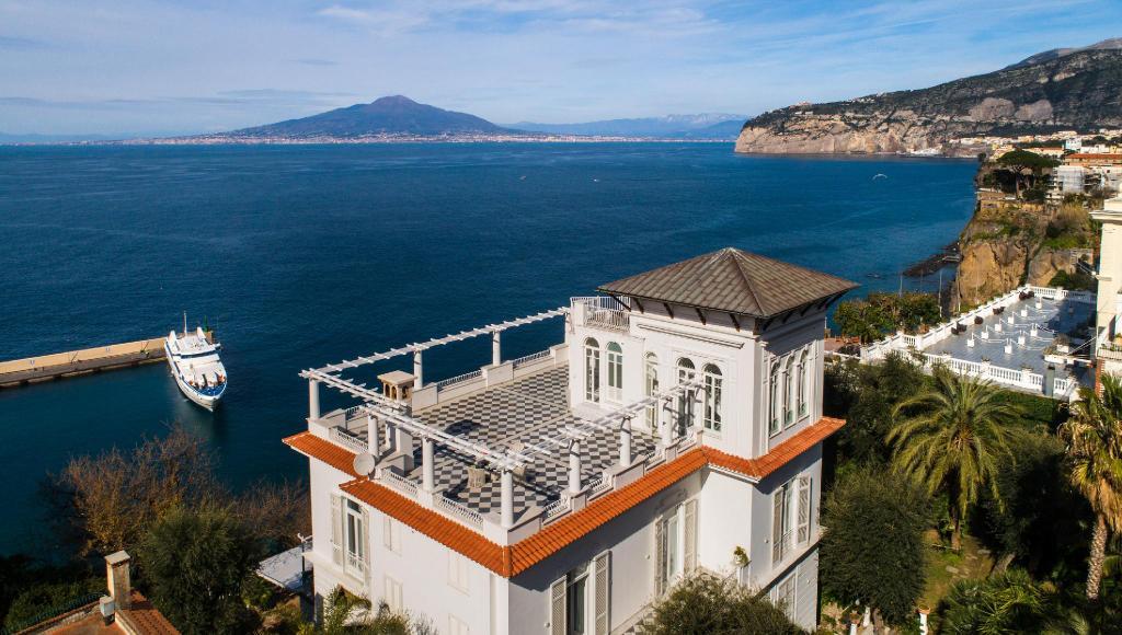 The Wedding Website of Alexia Nolette and Raymond Bering