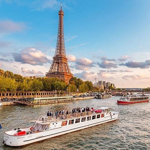 Siene River Evening Cruise with champagne tasting