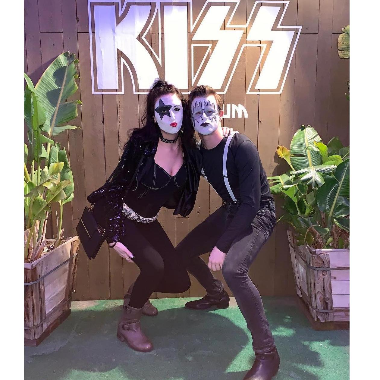 KISS.