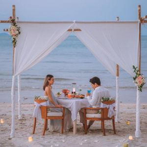 Beach Dinner On Honeymoon