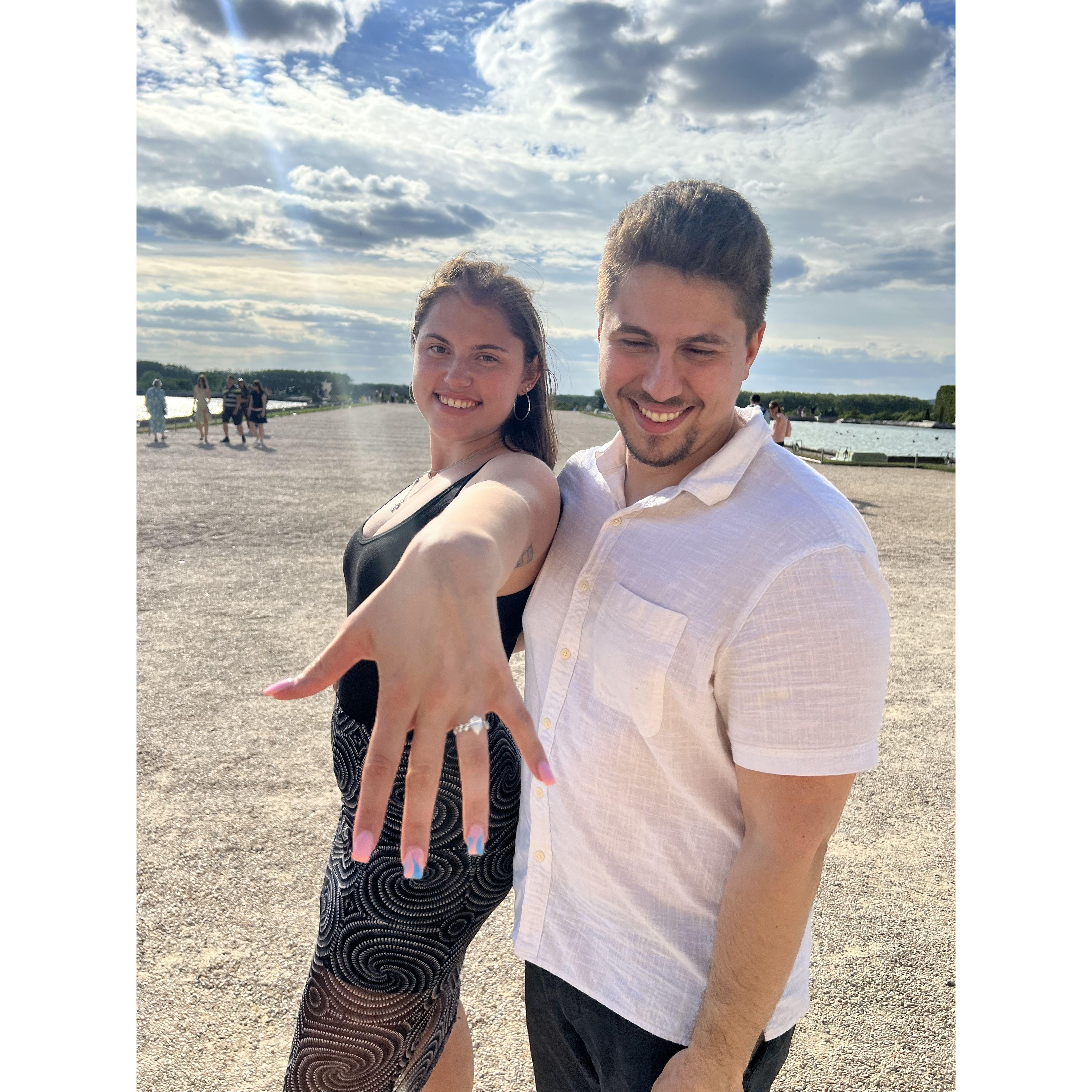 Dannnngggg, look at that rock. Is it blinding you?