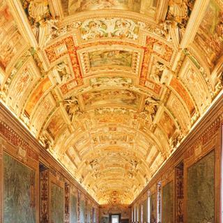 VIP Pristine Sistine Vatican Tour with Museum Breakfast for 2 - Rome