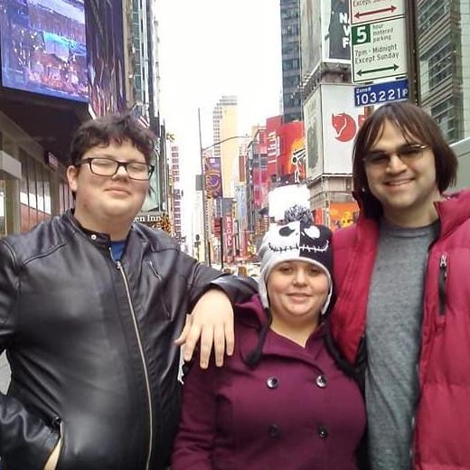 Do we look like New Yorkers? We took Aleissa's lil brother to meet our Aunt Linda in New York and saw the Macy's Thanksgiving Day parade. Let me tell you, it was freezing!