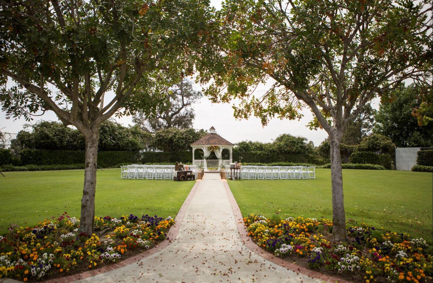 The Wedding Website of evelyn sanchez and andrea hernandez