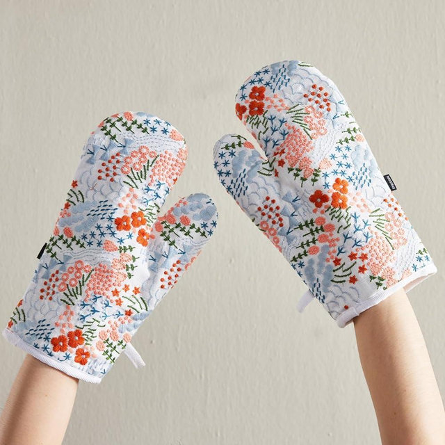 Hausfrau Embroidered Jacquard Oven Mitts Vintage Floral Heat Resistant Kitchen Mitts Oven Gloves for Baking Cooking, White flowersea
