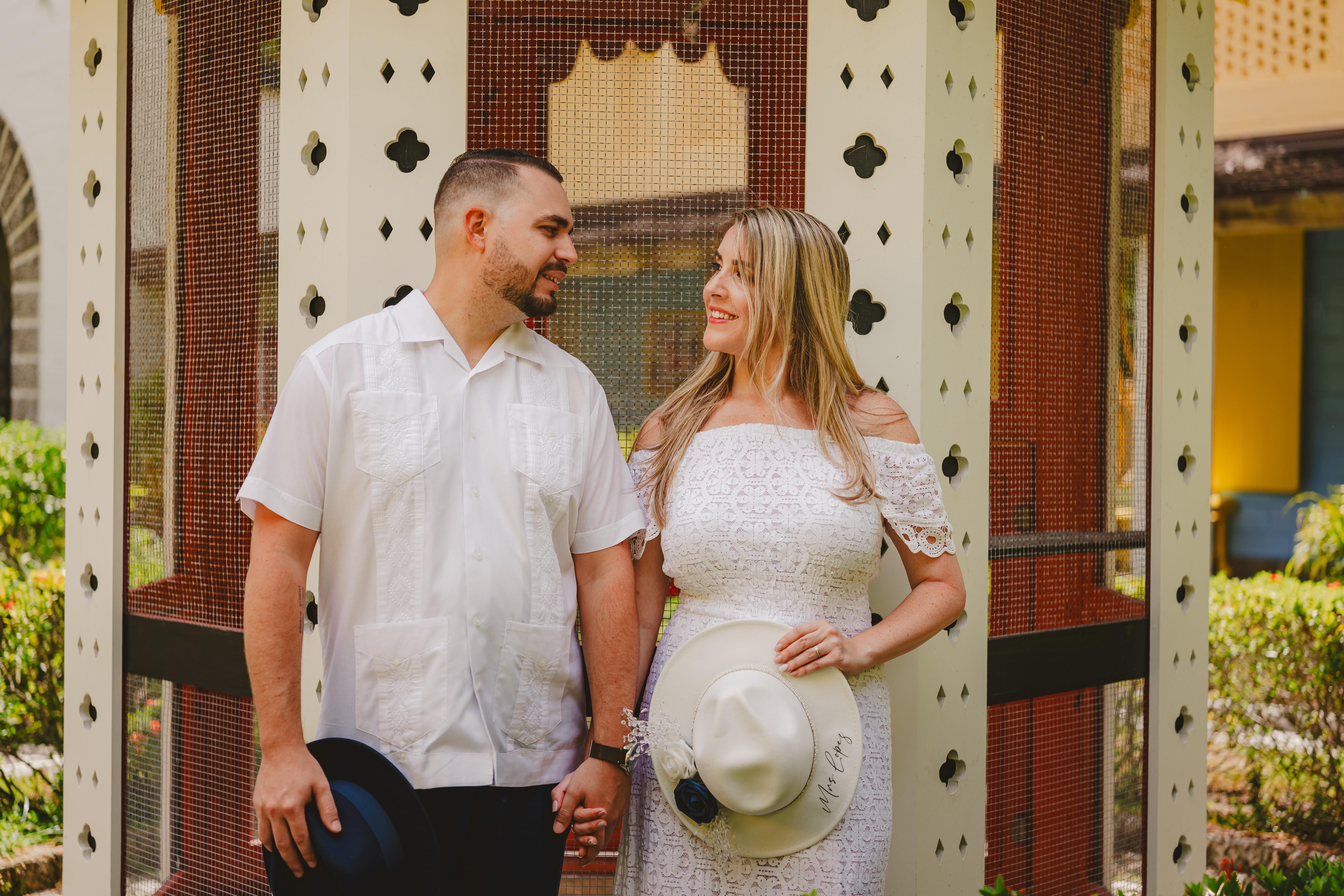 The Wedding Website of Alejandro Lopez and Jennifer Rodriguez