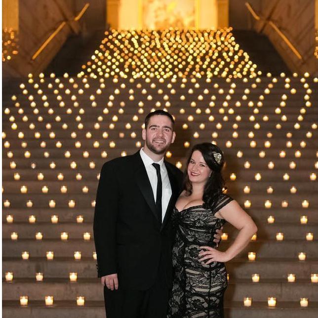 Mark's company parties gave us plenty of opportunities to dress up and go to fancy places... like the Metropolitan Museum of Art.