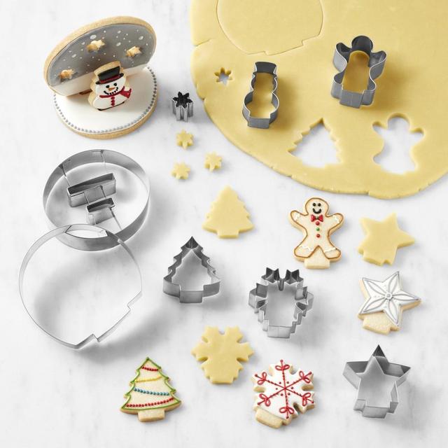Williams Sonoma 3D Snow Globe Cookie Cutter Set