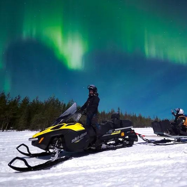 Snowmobiling in Lapland