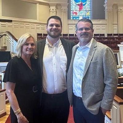 The groom, Dad, and B. 💒