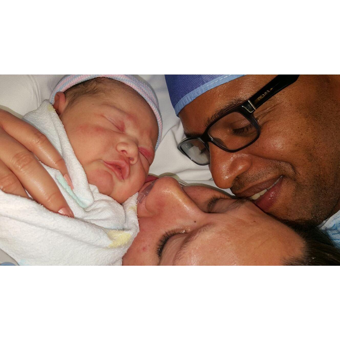 Our biggest present.. our son..
Nosso maior presente... nosso filho
Nuestro gran Tesoro. Nuestro Hijo
