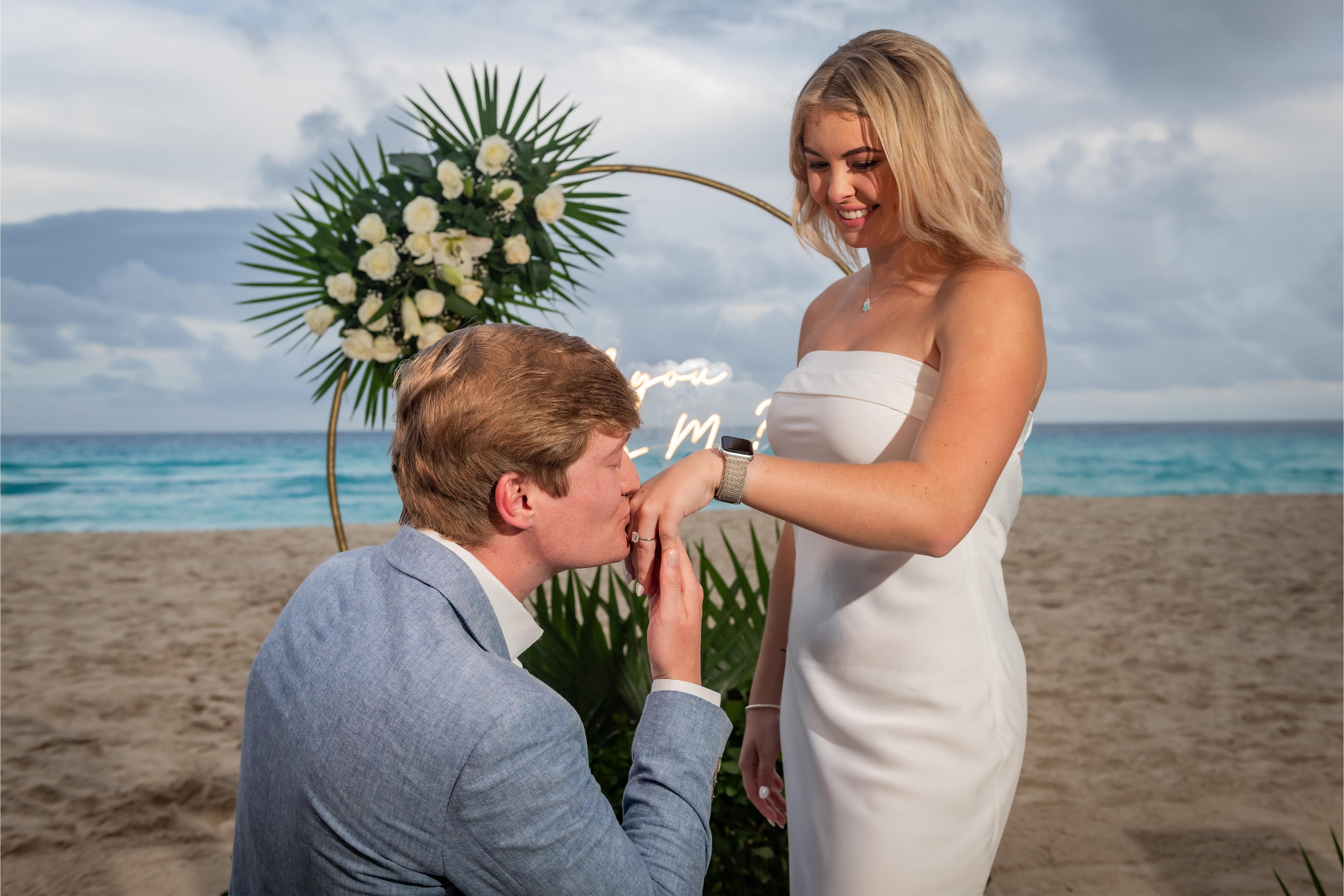 The Wedding Website of Elizabeth Lingenfelter and Blake Alfred